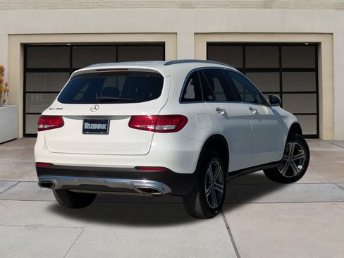 Used 2019 Mercedes-Benz GLC 300 image 4