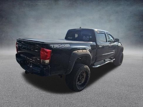Used 2017 Toyota Tacoma TRD Sport w/ Tow Package AWD/4WD image 9