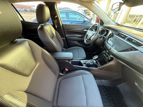 Used 2021 Buick Encore GX Select image 3