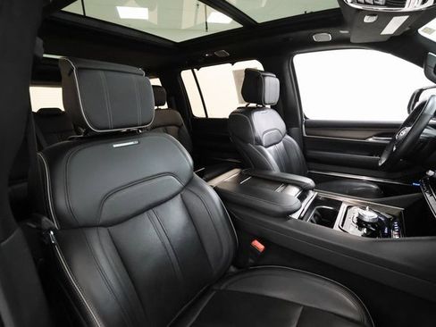 Used 2022 Jeep Grand Wagoneer Series II w/ Premium Group II image 21