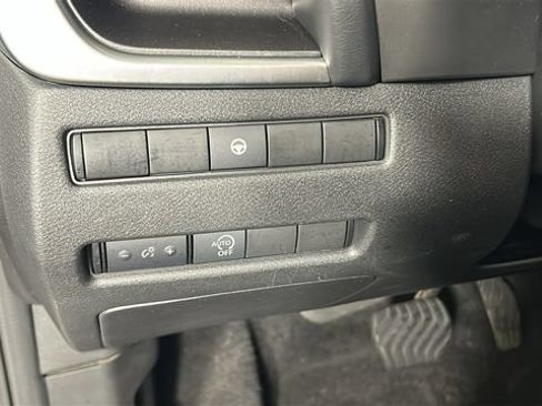 Used 2023 Nissan Rogue SV AWD/4WD image 20