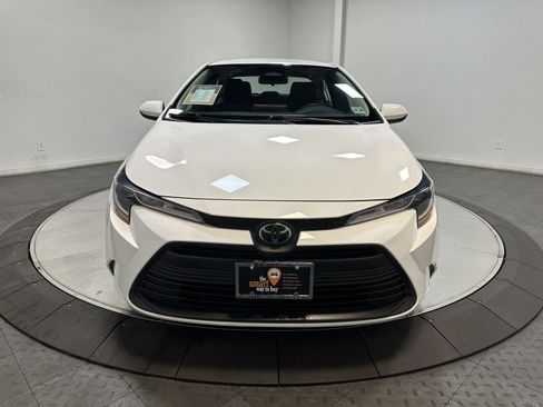 Used 2023 Toyota Corolla LE image 4