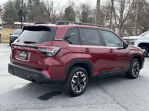 Used 2025 Subaru Forester Premium image 10