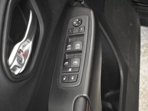 Used 2019 Jeep Cherokee Trailhawk w/ Cold Weather Group image 32