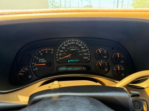 Used 2003 Chevrolet Silverado 2500 LT w/ Skid Plate Package AWD/4WD image 17