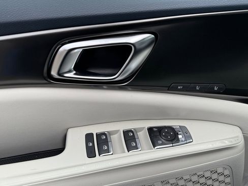 New 2026 Kia Carnival SX w/ SX Dark Edition Package FWD image 11