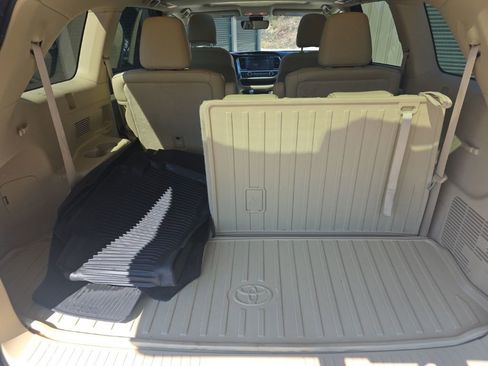 Certified 2017 Toyota Highlander XLE image 17