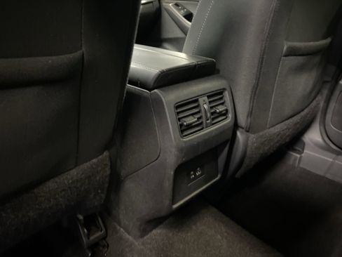 Used 2022 Nissan Rogue SV image 26