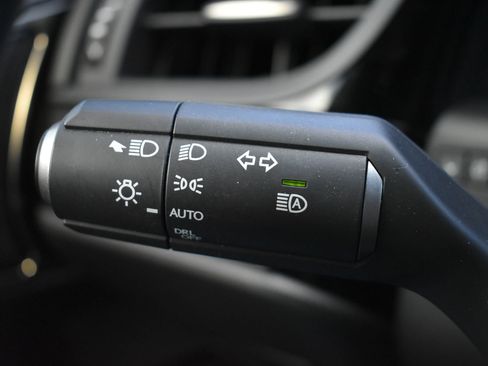 Used 2023 Lexus ES 300h Ultra Luxury image 19