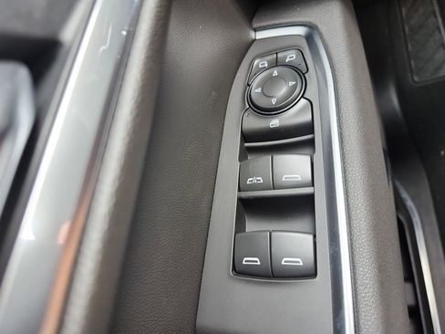 New 2026 GMC Sierra 1500 SLE image 17