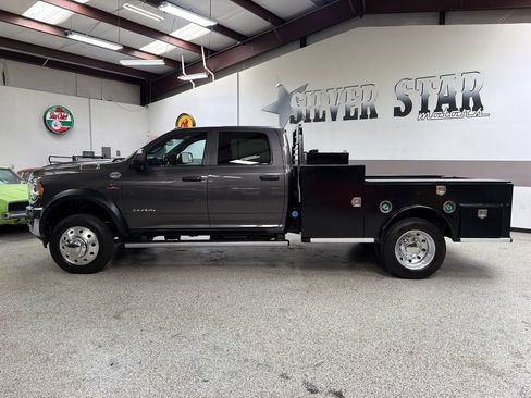 Used 2021 RAM 5500 Tradesman w/ Towing Technology Group AWD/4WD image 3