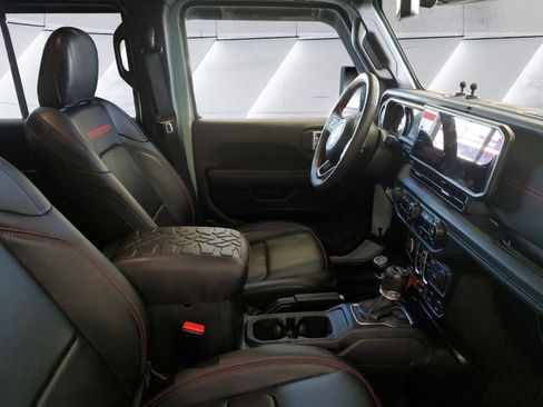 Used 2024 Jeep Wrangler Unlimited Rubicon AWD/4WD image 13