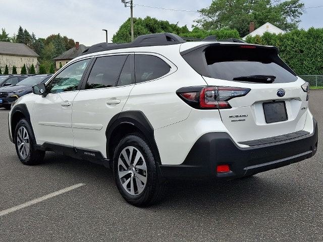 Used 2025 Subaru Outback Premium AWD/4WD image 4