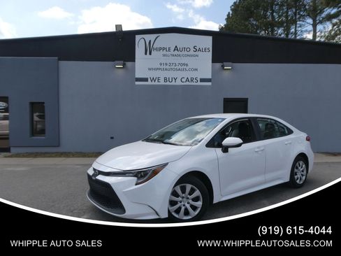 Used 2022 Toyota Corolla LE image 1