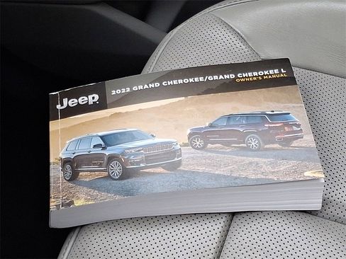 Used 2022 Jeep Grand Cherokee Overland image 28