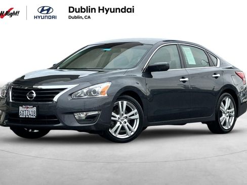 Used 2013 Nissan Altima 3.5 S image 1