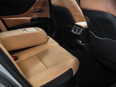 Used 2025 Lexus ES 300h w/ Premium Package image 22
