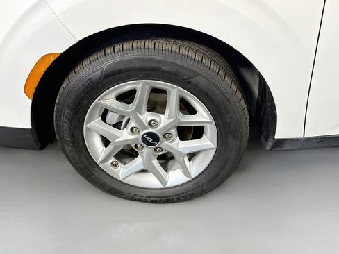 Used 2023 Kia Soul LX w/ LX Technology Package FWD image 37