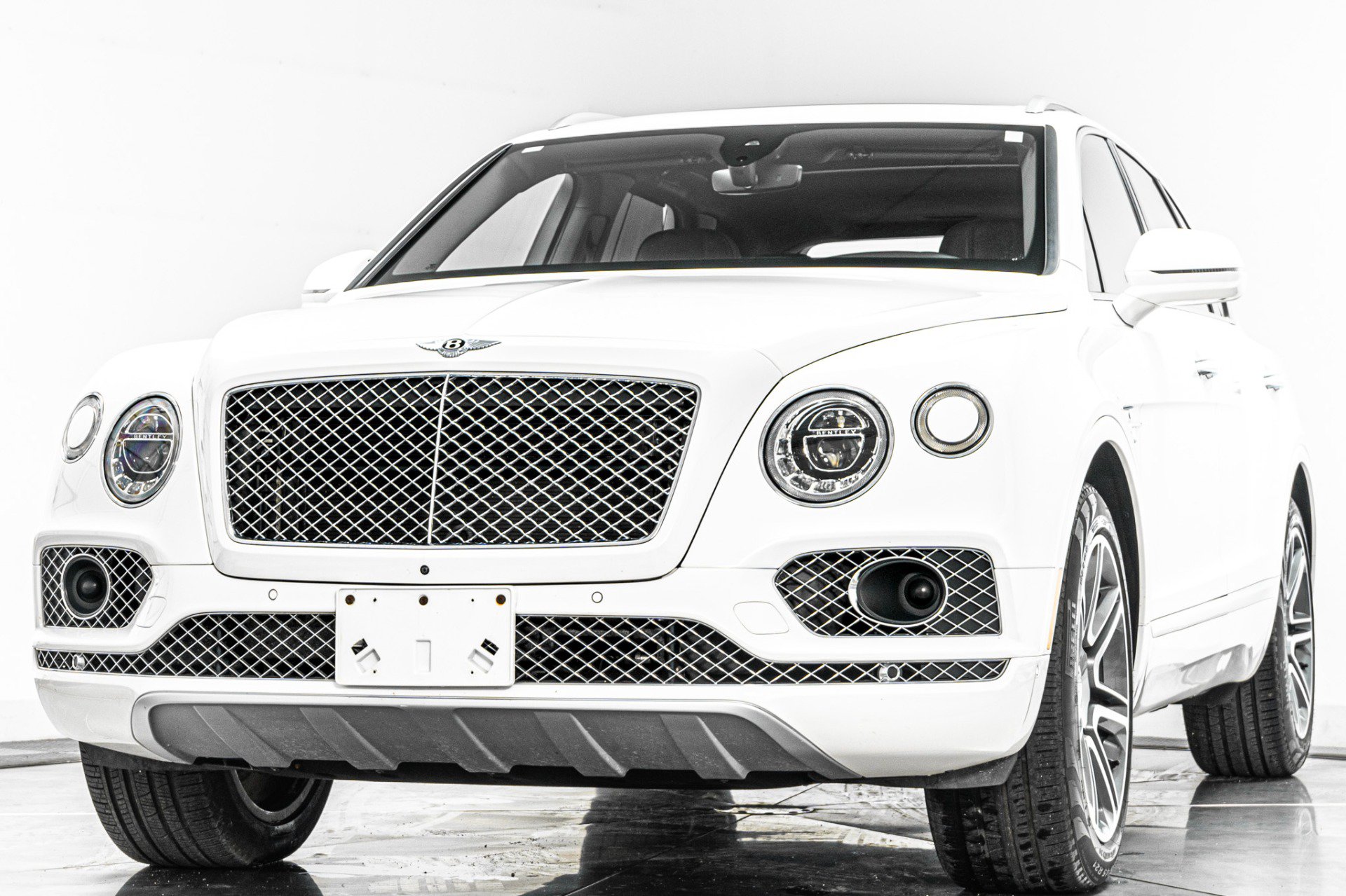 Used 2018 Bentley Bentayga Activity AWD/4WD image 3