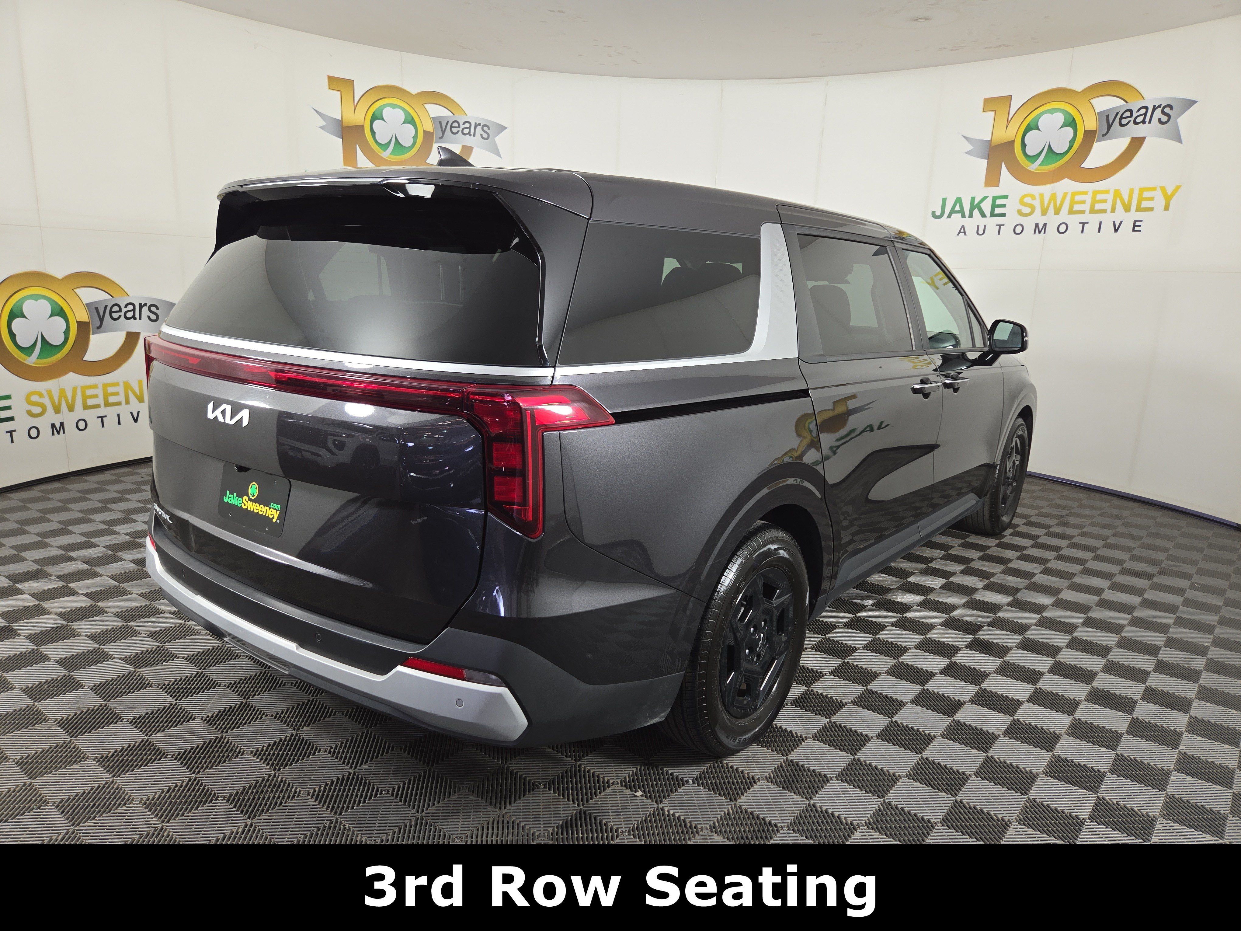 Used 2025 Kia Carnival FWD image 9