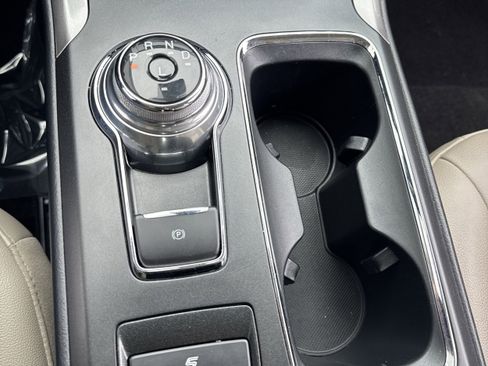 Used 2020 Ford Fusion SEL image 23