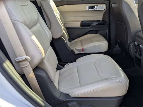 Used 2020 Ford Explorer Platinum w/ Premium Technology Package image 29