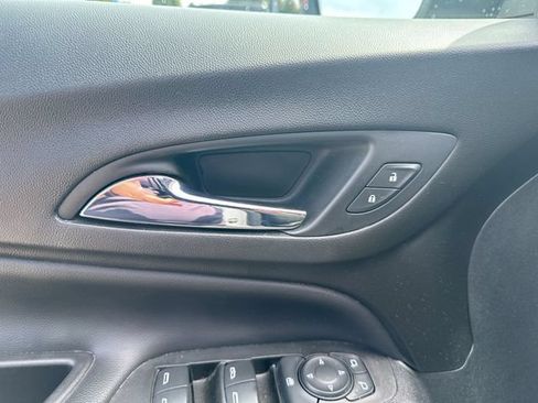 Used 2021 Chevrolet Equinox LT FWD image 47