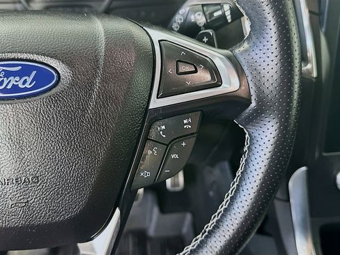 Used 2022 Ford Edge ST image 25