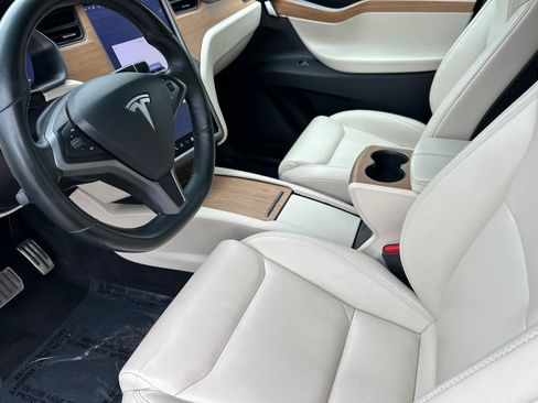 Used 2020 Tesla Model X Long Range image 11