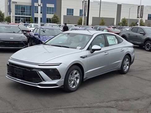 New 2025 Hyundai Sonata SE image 12