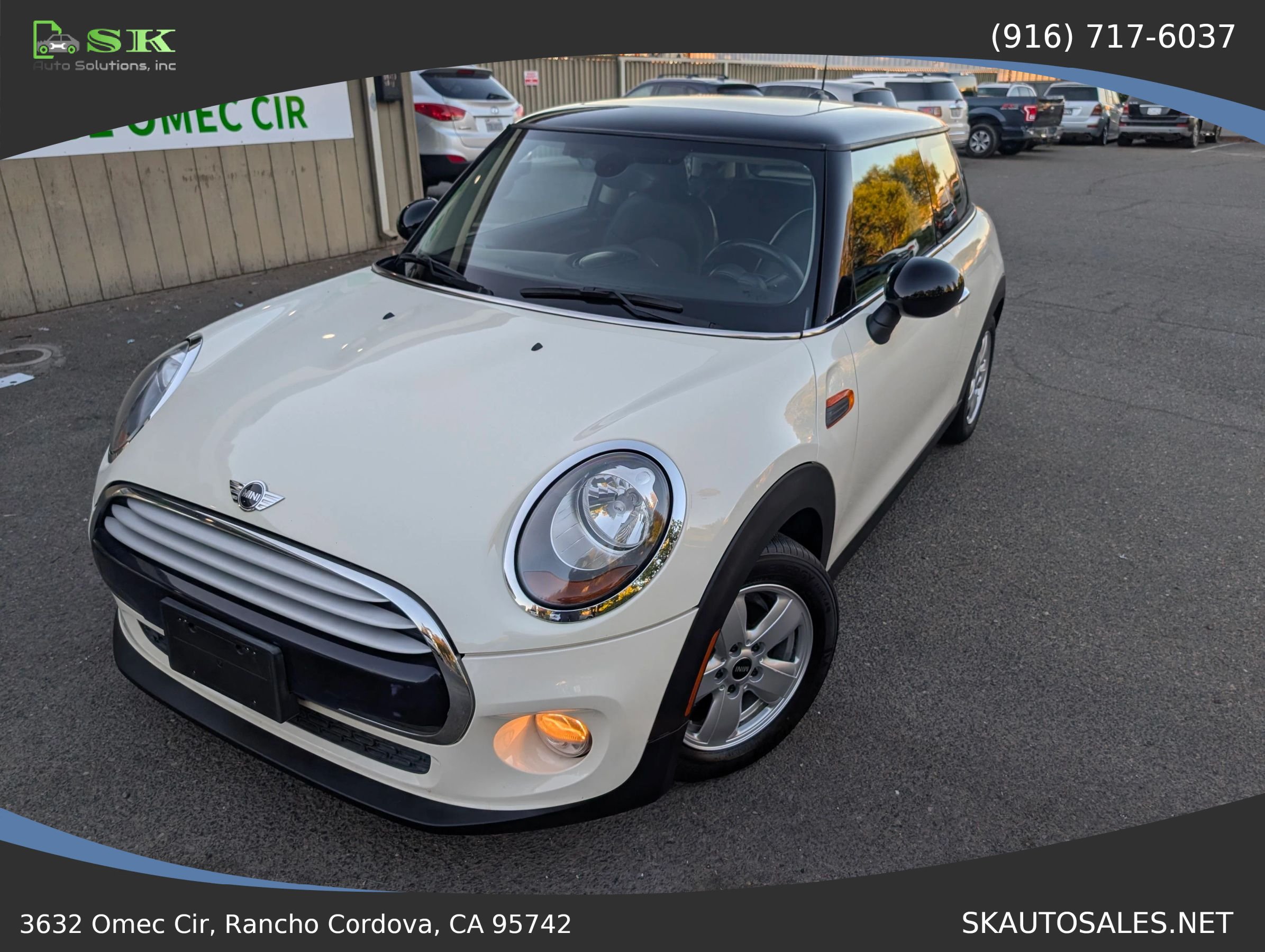 Used 2014 MINI Cooper 2-Door Hardtop FWD image 2