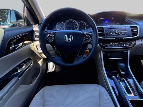 Used 2017 Honda Accord LX image 5