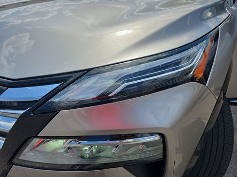 Certified 2024 Nissan Rogue Platinum AWD/4WD image 32
