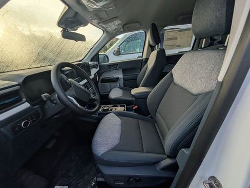 New 2026 Ford Maverick XLT w/ XLT Luxury Package FWD image 6