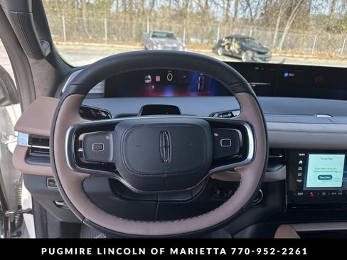 New 2026 Lincoln Navigator L Black Label AWD/4WD image 17
