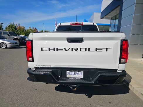 Used 2024 Chevrolet Colorado Z71 w/ Z71 Convenience Package 2 AWD/4WD image 6