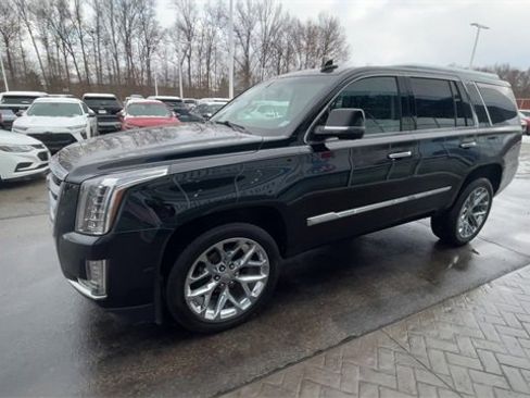 Used 2016 Cadillac Escalade Premium image 4