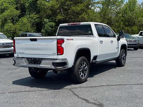 Used 2024 Chevrolet Silverado 3500 LTZ w/ LTZ Convenience Package AWD/4WD image 3