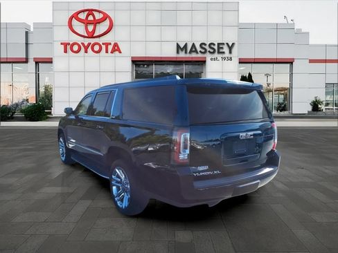 Used 2019 GMC Yukon XL SLT w/ Premium Edition AWD/4WD image 5