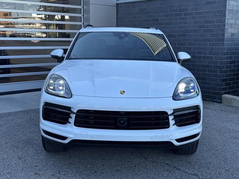 Used 2023 Porsche Cayenne Platinum Edition AWD/4WD image 2
