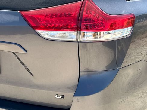 Used 2014 Toyota Sienna LE FWD image 13