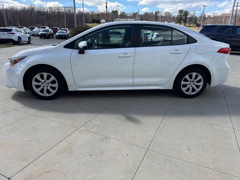 Used 2023 Toyota Corolla LE image 4