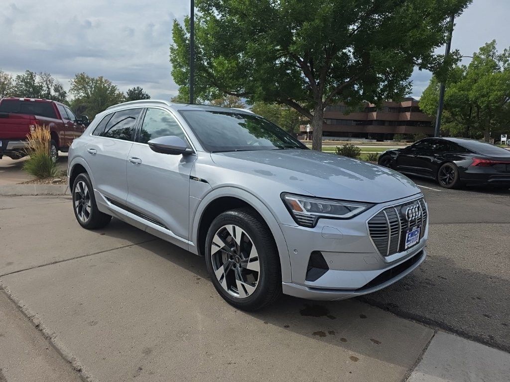 Used 2023 Audi e-tron Premium Plus w/ Premium Plus Package AWD/4WD image 7