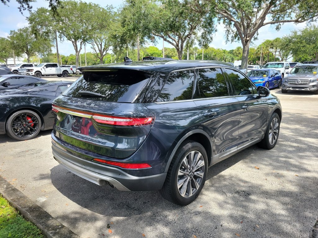Used 2021 Lincoln Corsair Reserve w/ Equipment Group 201A FWD image 4