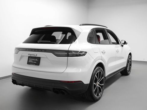 Used 2023 Porsche Cayenne S Platinum AWD/4WD image 12