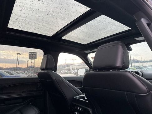 Used 2021 Ford Expedition Max Limited image 12