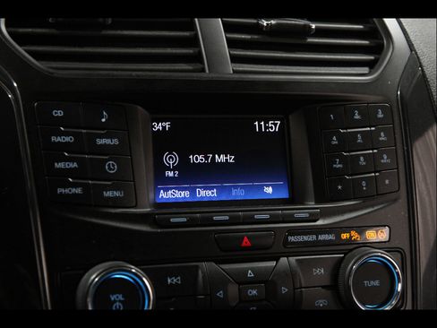 Used 2017 Ford Explorer XLT image 9