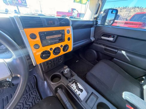 Used 2008 Toyota FJ Cruiser 4WD image 12