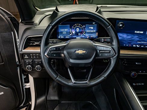 Used 2025 Chevrolet Tahoe High Country image 14