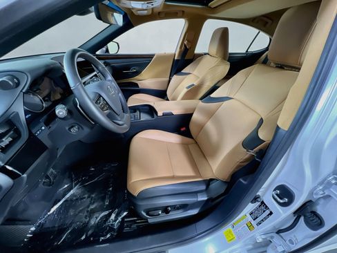 Used 2024 Lexus ES 350 w/ Premium Package FWD image 20